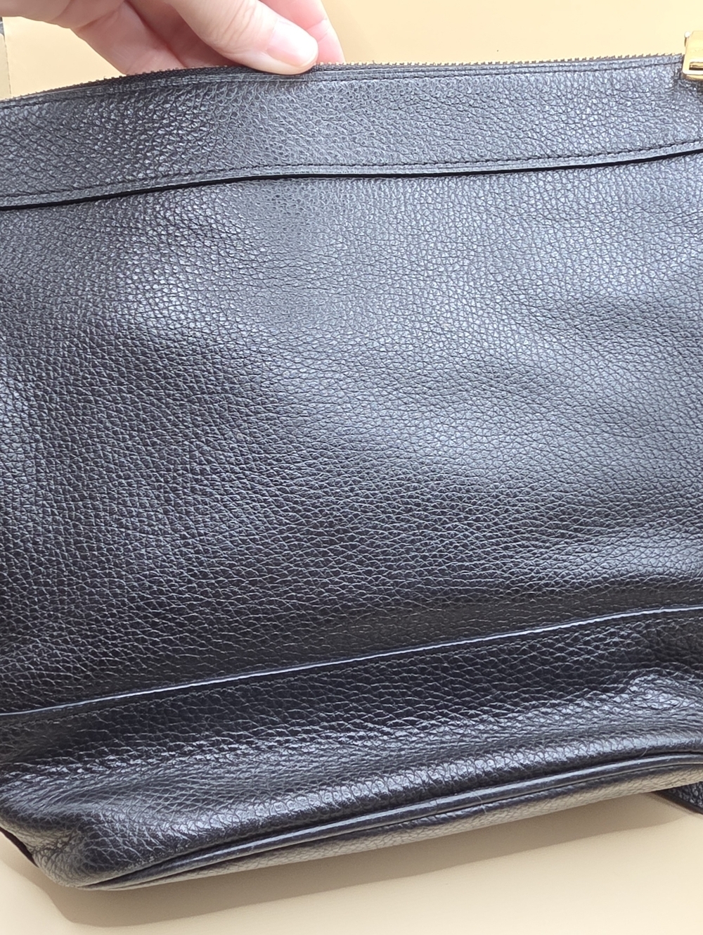 Coach F76668 Black Leather Paxton Duffle Crossbody Bag Black Gold Tone Chain - Picture 5 of 13